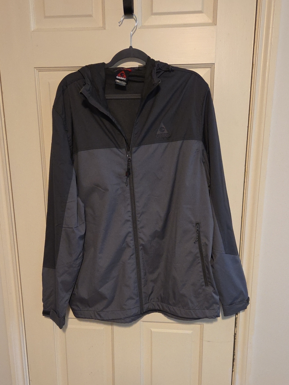 Gerry Two-Tone Hooded Lightweight Jacket in Black and Gray